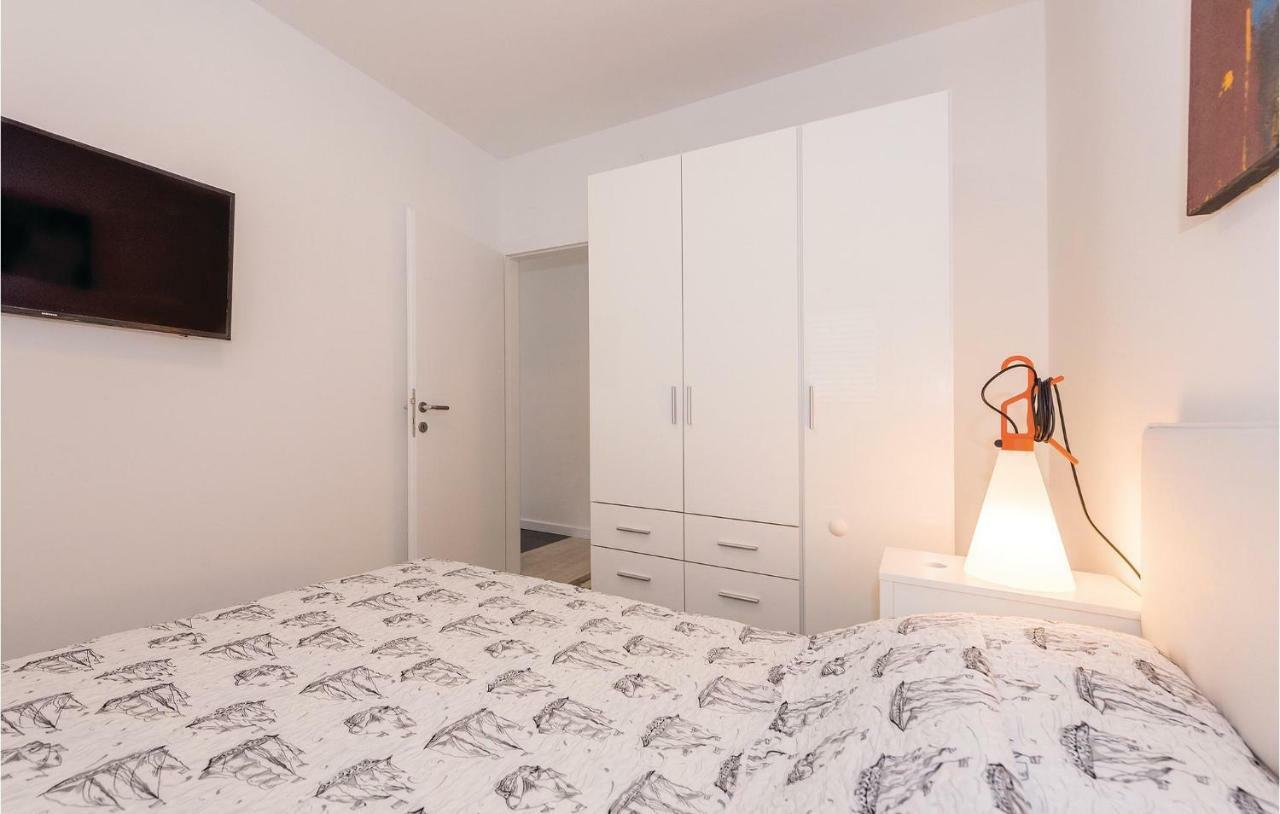 Cozy Apartment In Brodarica With Wifi Exterior foto